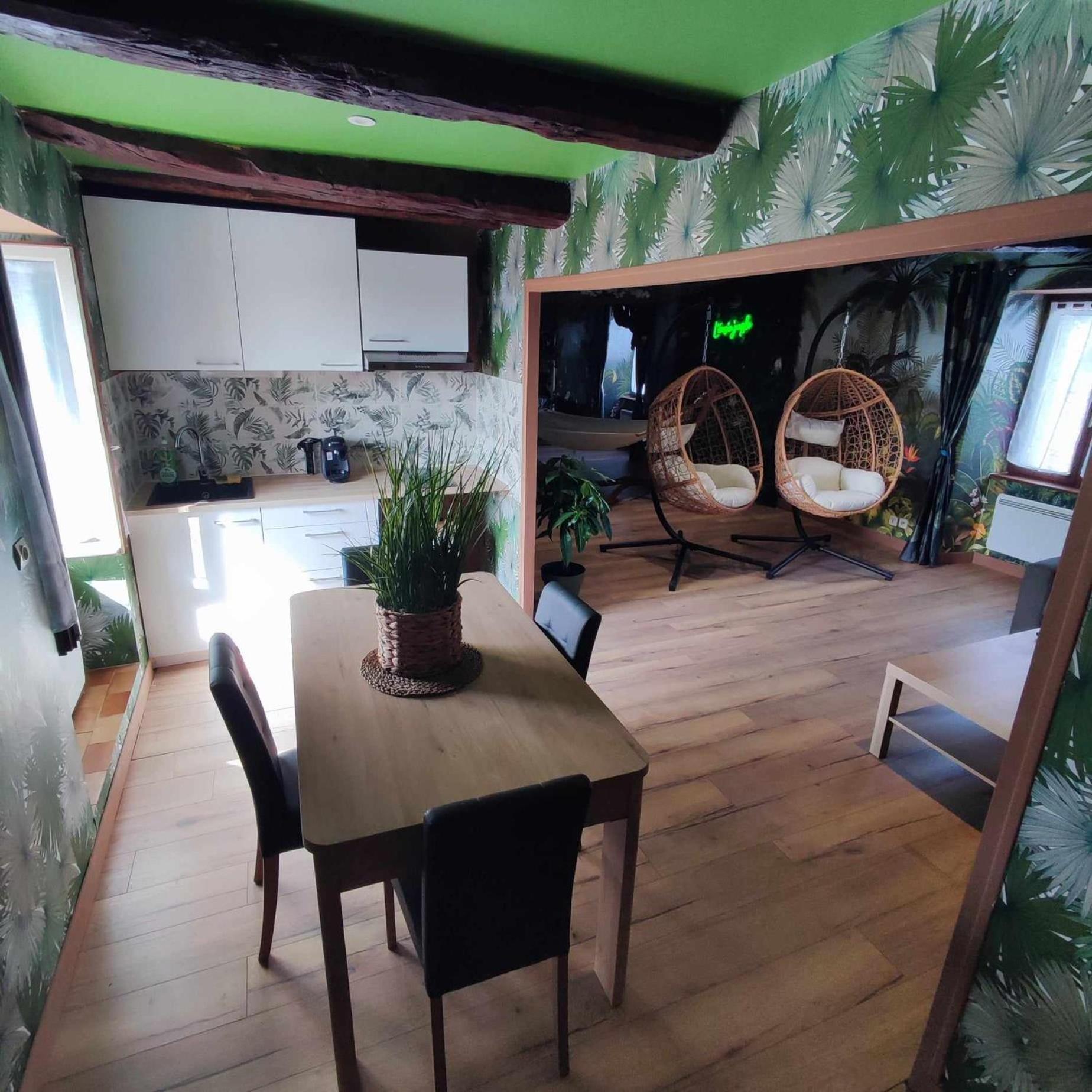 L'Evasion Jungle Apartment Saint-Pierre-de-Plesguen Luaran gambar