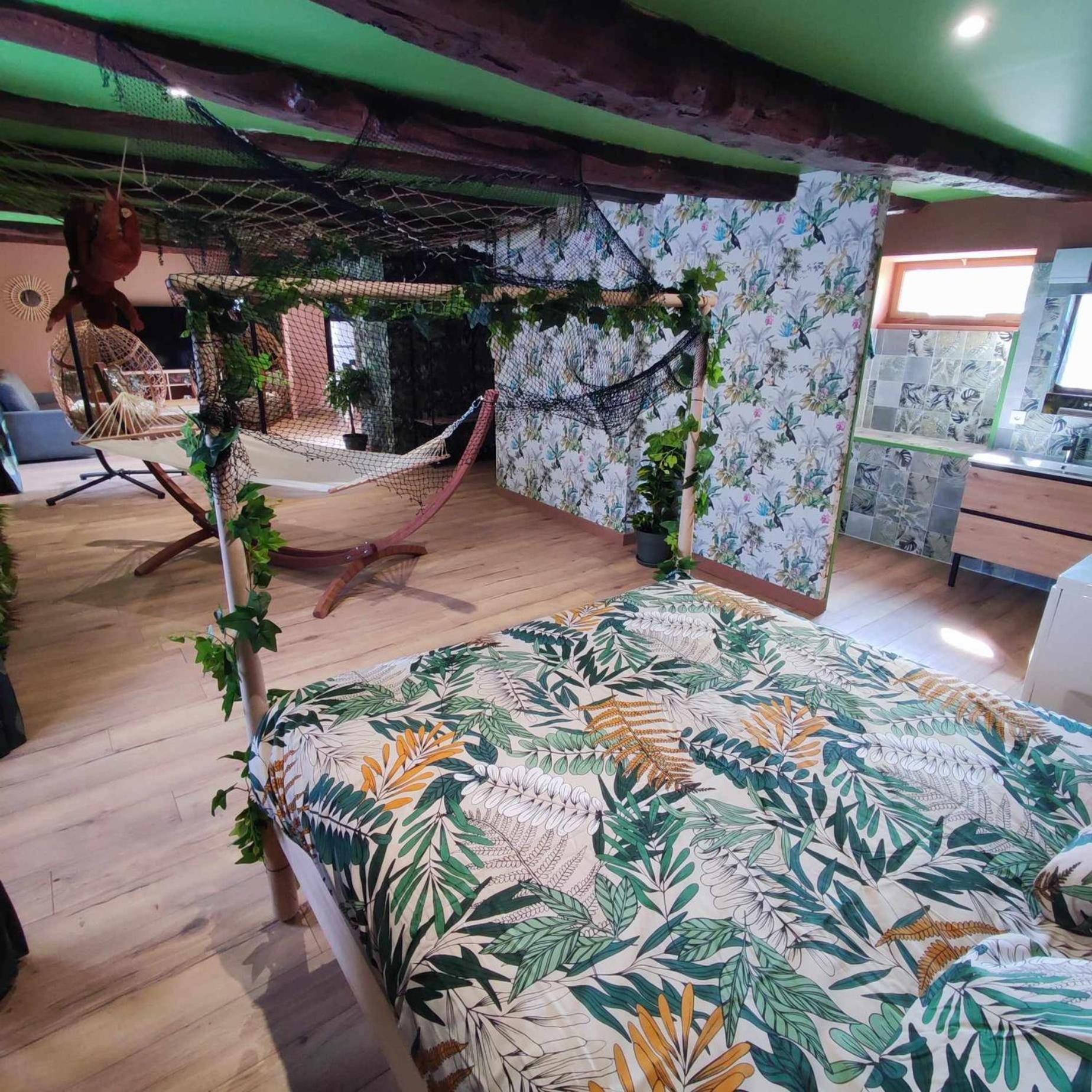 L'Evasion Jungle Apartment Saint-Pierre-de-Plesguen Luaran gambar